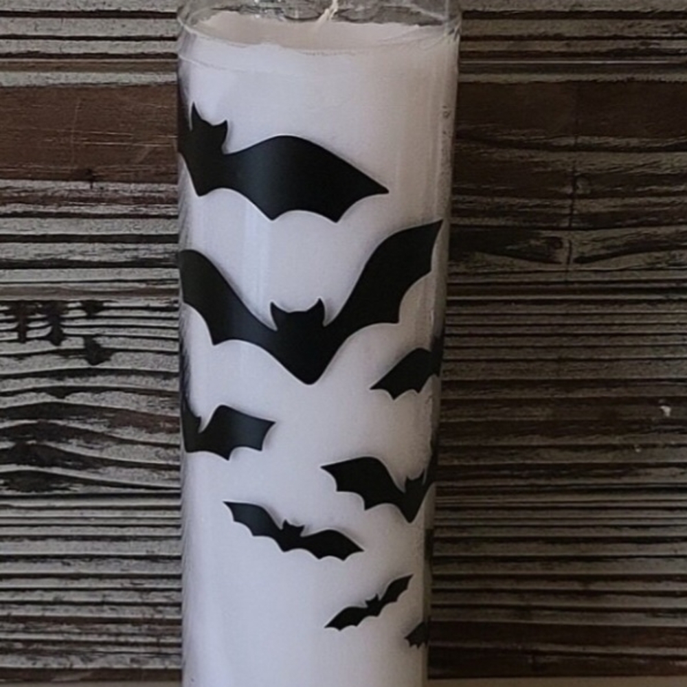 🦇Black and White Bat Candle🦇 - Picture 1 of 3